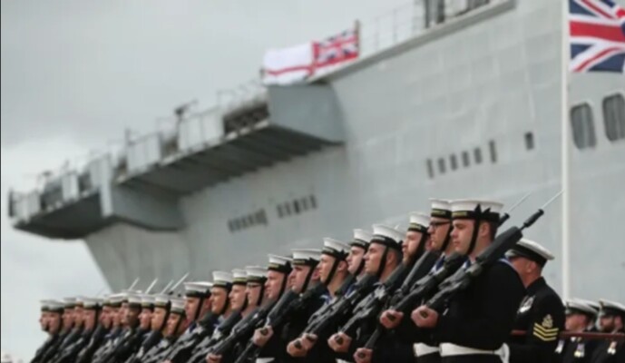 "التايمز": البحرية الملكية البريطانية تستعد لنشر سفينة في مضيق هرمز مجهزة بمسيرات للكشف عن الألغام