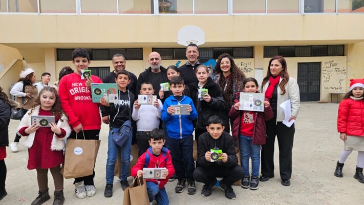 جمعية من حقي الحياة وجمعية نهاد الشامي وكسوة يزرعون الفرح في قلوب أطفال تكميلية الفيدار الرسمية