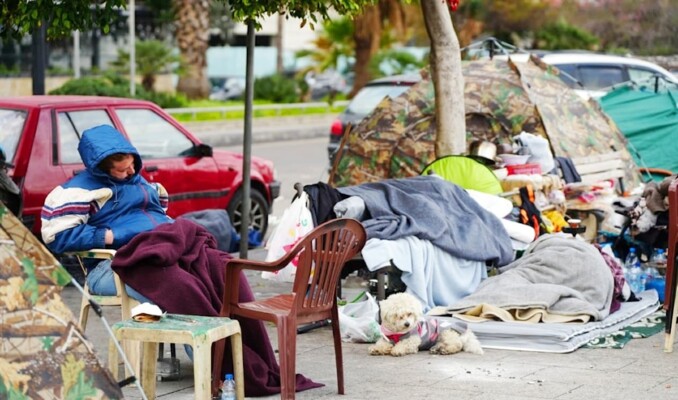 "أسوشيتد برس" عن الأمم المتحدة: 150 ألف نازح لبناني يعيشون في مخيمات داخل لبنان