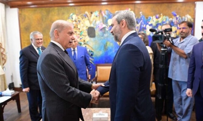 شهباز شريف اكد دعم موقف سوريا بشأن الجولان ودعا الشرع لزيارة باكستان