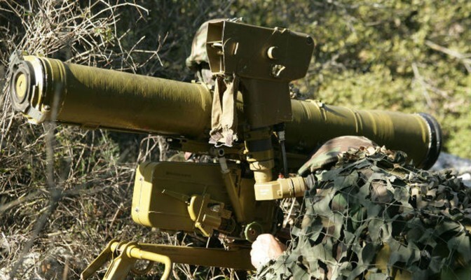 القناة 15 الإسرائيلية: حزب الله أطلق أمس 600 قذيفة معظمها استهدف قوات الجيش الإسرائيلي في لبنان