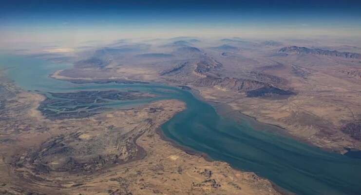 "بلومبرغ" عن بيانات تتبع سفن: 8 ناقلات نفط انطلقت باتجاه هرمز بعد إعلان عراقجي أن المضيق أصبح مفتوحا بالكامل