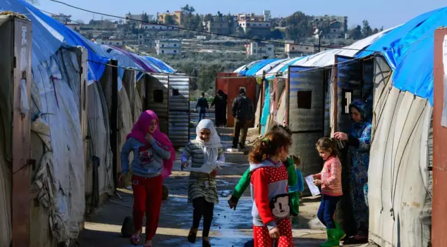 الحكومة تشجع السوريين على النزوح إلى لبنان؟!