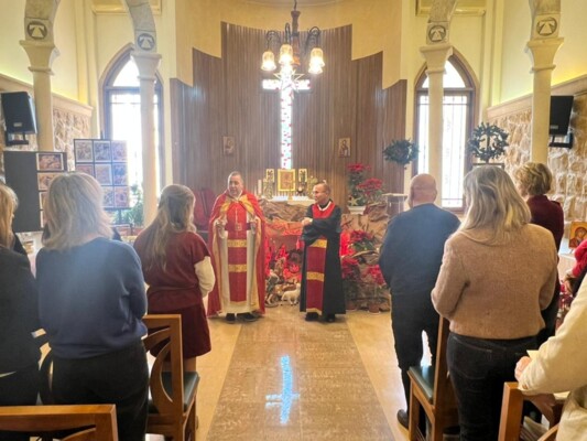 الأب بوعبود ترأس رتبة تبريك الايقونات في المعهد الفني الأنطوني