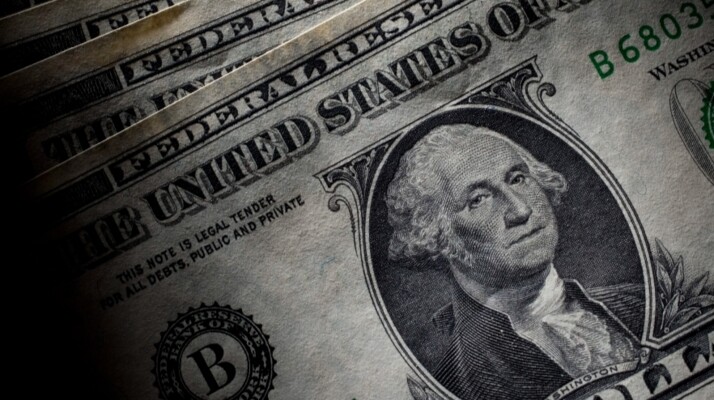 الدولار يتجه لمكاسب أسبوعية مع جمود محادثات أميركا وإيران