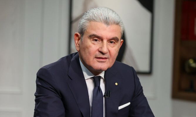 وزير الصناعة: مستعدون أن نجلس مع أعدائنا من أجل لبنان فقط