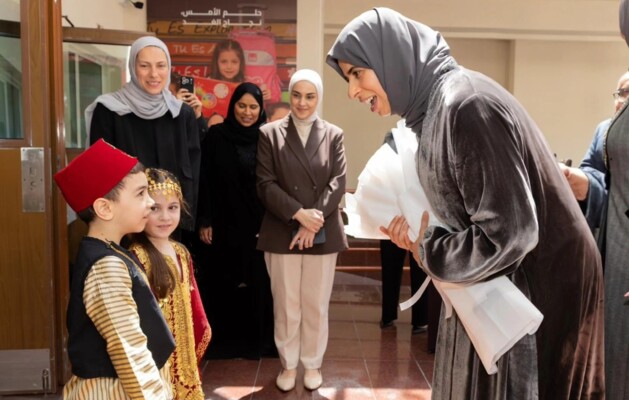 وزيرة التربية القطرية زارت المدرسة اللبنانية في الدوحة: "لبنان طول عمره قوي"