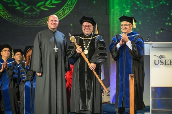 تنصيب الأب البروفسور جوزف مكرزل رئيسا لجامعة الروح القدس الكسليك