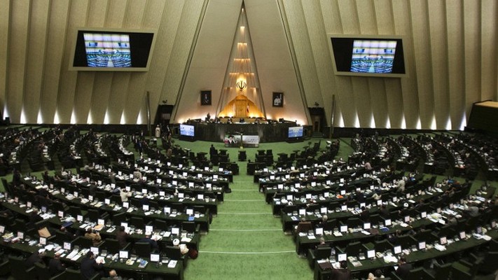 تقديم اقتراح بالبرلمان الإيراني لانسحاب طهران من معاهدة منع الانتشار النووي