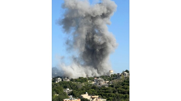 غارات اسرائيلية استهدفت بلدة ديرقانون النهر وعريض دبين والزرارية