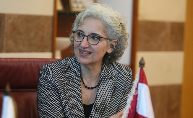 تعميم لكرامي يُلزم المدارس الخاصة ببرنامج تعليمي من بُعد للتلاميذ الذين لا يتابعون حضوريًا
