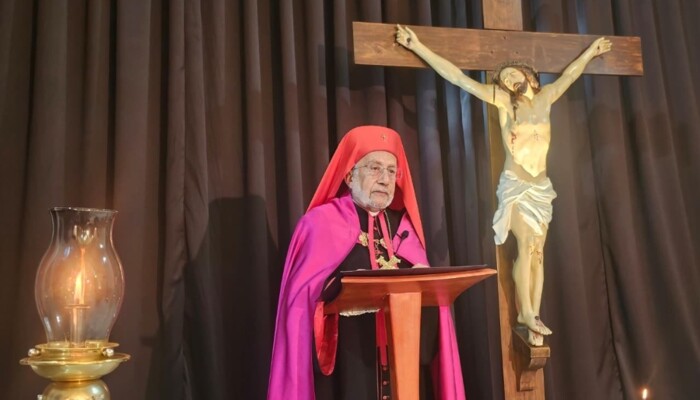 ميناسيان ترأس رتبة جناز المسيح في كنيسة المخلص برج حمود: بجاه آلامك يا ربّنا ومخلّصنا امسح دموع شعبك في وطننا