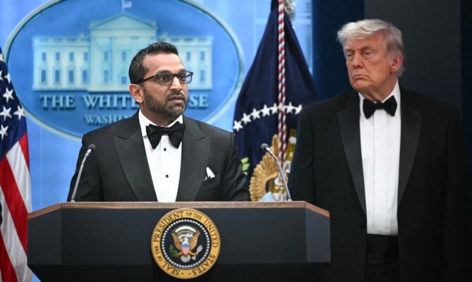 مدير الـ"FBI": مطلق النار في واشنطن كان يحمل سلاح صيد ونتولى قيادة التحقيقات في الحادث