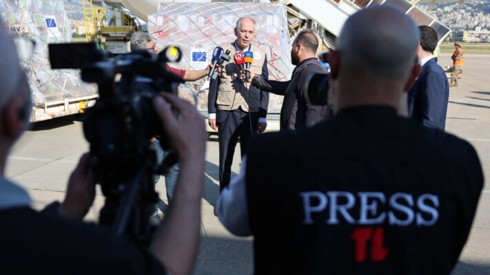 السفارة الفرنسية: وصول شحنة تزن أكثر من 9 أطنان من المساعدات الإنسانية على متن رحلة أوروبية إلى مطار بيروت