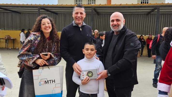 جمعية من حقي الحياة وجمعية نهاد الشامي وكسوة يزرعون الفرح في قلوب أطفال تكميلية الفيدار الرسمية