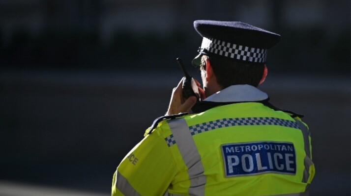 الشرطة البريطانية: إضرام النار في 4 سيارات تابعة لخدمة إسعاف المجتمع اليهودي في منطقة غولدرز غرين في لندن