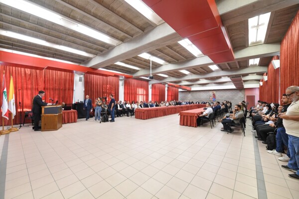 افتتاح المؤتمرين ACTEA 25 وREDEC 25 في جامعة سيدة اللويزة