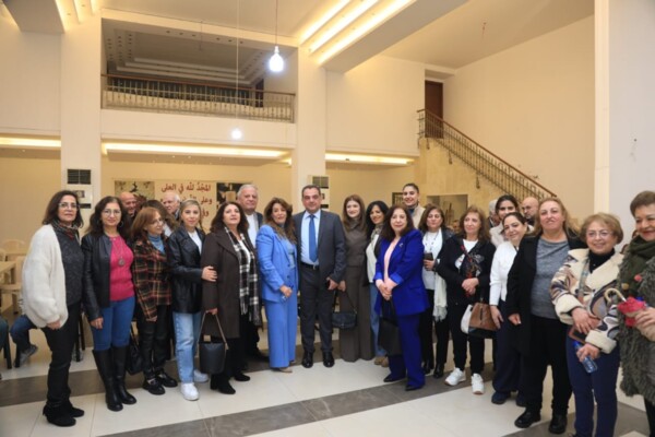 إضاءة شجرة الميلاد في الشويفات بأجواء احتفالية جامعة