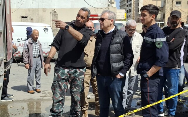 حجازي تفقّد موقع الغارة في صيدا: ارتقاء شهيد من أبطال الدفاع المدني جريمة حرب موصوفة