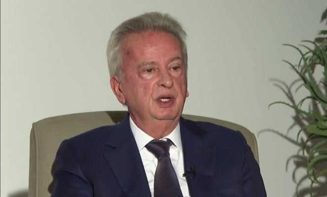 محامي رياض سلامة عن عدم انعقاد جلسة محاكمة اليوم: يلاحَق أﻣﺎم ﺟﮭﺘﯿﻦ ﻗﻀﺎﺋﯿﺘﯿﻦ ﺟﺰاﺋﯿﺘﯿﻦ بالفعل نفسه