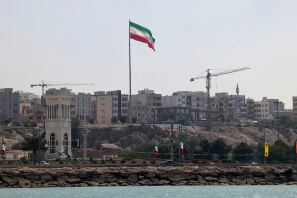 "رويترز": تفعيل الدفاعات الجوية في جزيرة قشم الإيرانية والسبب غير واضح