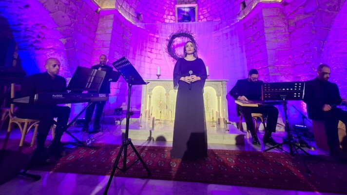 رعية مار سابا - إده البترون أقامت ريسيتالا روحيا أحيته المرنمة كريستيان نجار بعنوان "فأرنا قيامتك المجيدة"