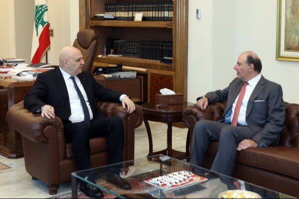 الرئيس عون بحث مع حاكم مصرف لبنان في الإصلاح المصرفي والاستقرار النقدي قبيل زيارة الحاكم المرتقبة لواشنطن
