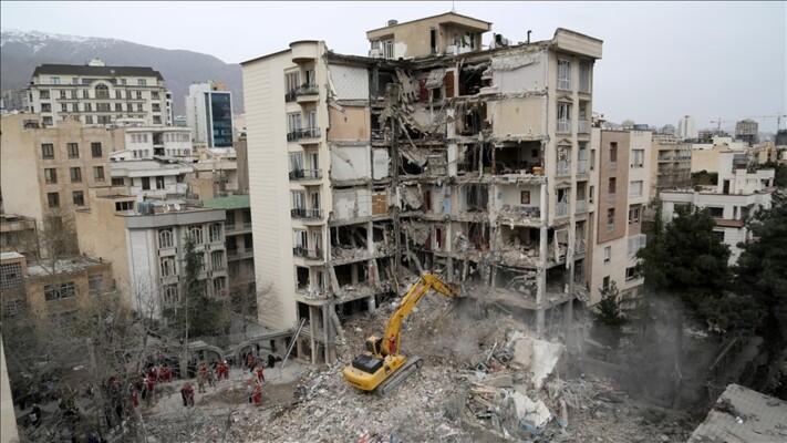 وكالة تسنيم: هجوم أميركي إسرائيلي على قوات الإنقاذ أثناء عملية إزالة الأنقاض من موقع تعرض للقصف بطهران