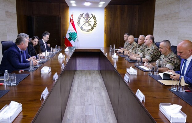 العماد هيكل التقى عضوَي الكونغرس الأميركي وبحث معهما سبل تذليل الصعوبات والتحديات التي يواجهها الجيش