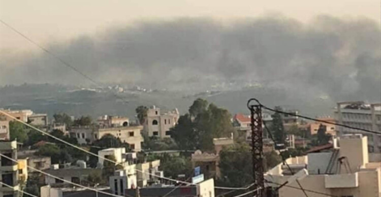 النشرة: الدخان المتصاعد من احتراق مكبّ النفايات في وادي الكفور يغطي سماء عدد من بلدات المنطقة