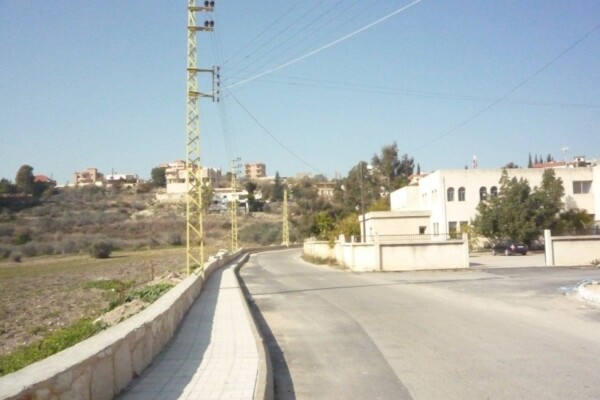 حريق كبيرفي محيط كوثرية السياد والأهالي يناشدون لتدخل فرق الإطفاء