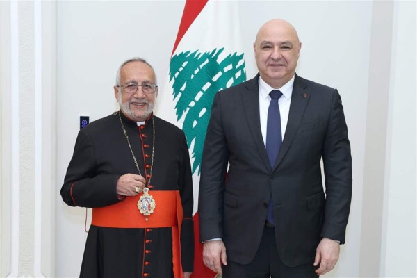 عون عرض مع ميناسيان الأوضاع العامة وشؤون الأرمن وملفي تقديس كوميداس كومورجيان وتطويب أغاجانيان