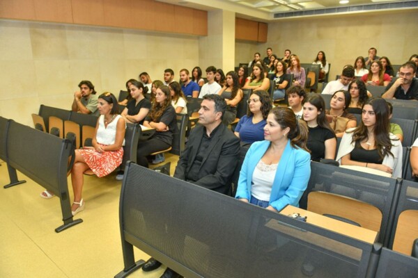 جامعة الروح القدس - الكسليك نظمت طاولة مستديرة حول السياسات العامة البحرية والساحلية