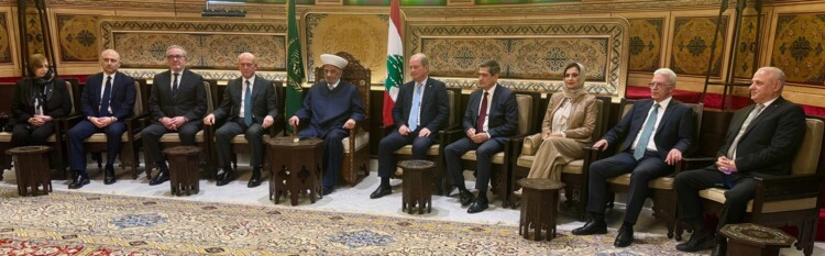 دريان تلقى اتصالات من الرئيس عون وسلام واحمد قبلان واستقبل وفودا