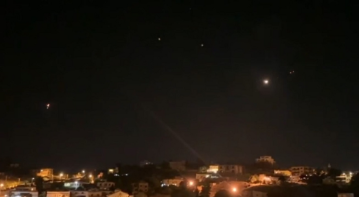 الجيش الإسرائيلي ألقى ليلًا بالونات حرارية فوق قرى القطاعَين الغربي والأوسط جنوبًا