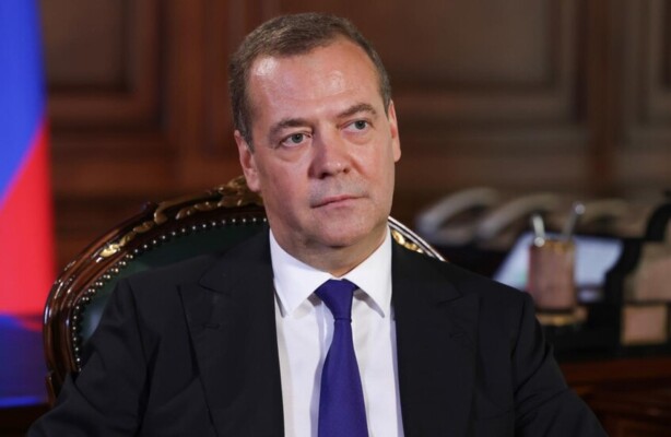 مدفيديف تعليقا على رفض الاتحاد الاوروبي إجلاء دبلوماسييه من كييف: يبدو أن لديهم فائضا ويريدون تقليص عددهم