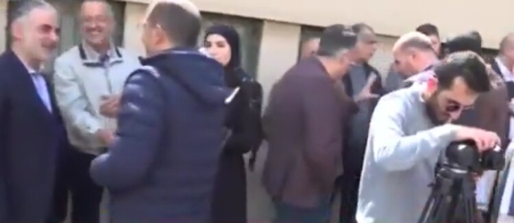 وقفة احتجاجية أمام المحكمة العسكرية في بيروت اعتراضًا على توقيف اثنين من عناصر حزب الله