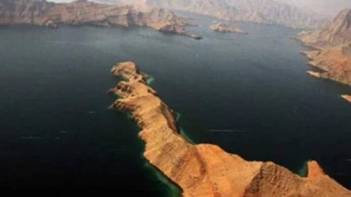 "أ ب" عن مسؤول في البنتاغون: إيران احتجزت ناقلة نفط ترفع علم جزر مارشال أثناء عبورها مضيق هرمز