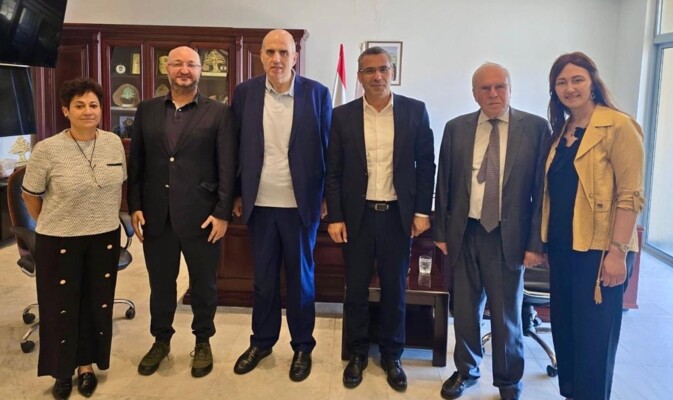 هاني بحث مع وفد من المعهد الوطني للكرمة والنبيذ بأزمة تصريف الإنتاج والإستيراد
