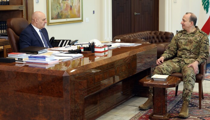 عون عرض مع هيكل الأوضاع الأمنية وإجراءات الجيش لحفظ الأمن والتشدد بتطبيق التدابير الأمنية