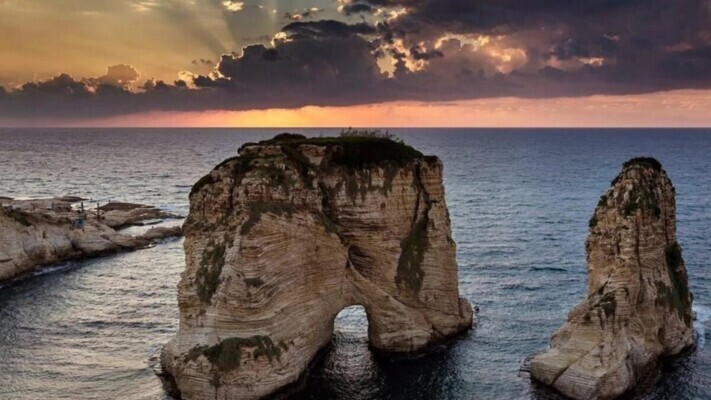 خلف صخرة الروشة... صراعات أكثر أهمية؟!