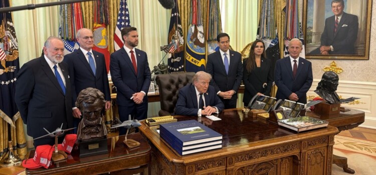 ترامب: أعتقد أن ملف السلام في لبنان سهل نسبيا وعلى إيران أن تقطع التمويل عن حزب الله