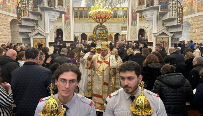 المطران إبراهيم في جناز المسيح: المسيح المصلوب حاضرٌ في كل دمعة وفي كل بيتٍ منكوب وفي كل أمٍّ تنتظر ابنها