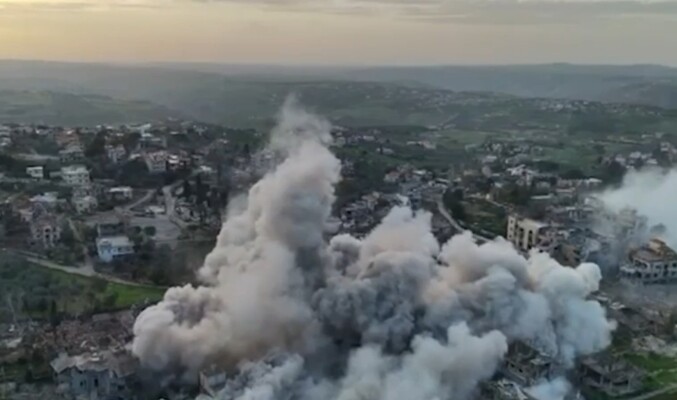 غارات إسرائيلية على دوار العلم في صور وارزي وجسر القاسمية وتفجير في الطيبة واستهداف دراجة نارية في طيردبا