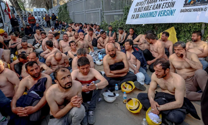 السلطات التركية أفرجت عن 110 عمال مضربين عن الطعام بعد 14 ساعة من توقيفهم