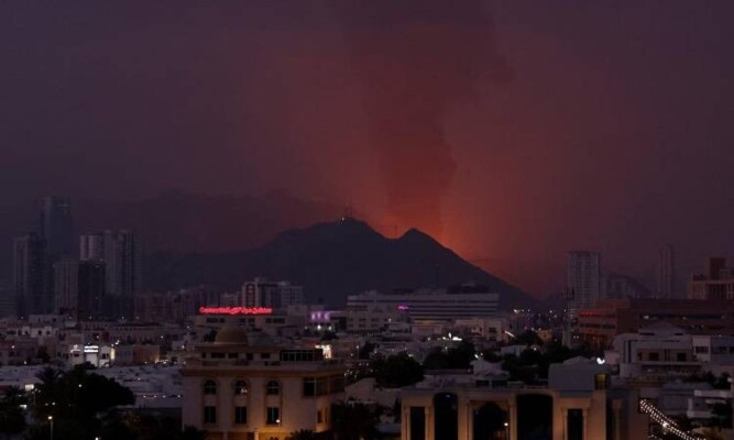 مكتب أبوظبي الإعلامي: مقتل شخص إثر سقوط شظايا في منطقة بني ياس عقب اعتراض صاروخ باليستي