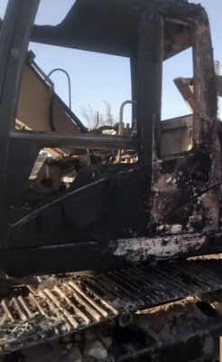 المنار: محلقة إسرائيلية استهدفت حفارة في بلدة بليدا بقنبلة أدت إلى اشتعالها بالكامل