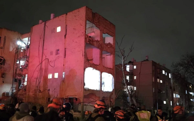 القناة 14 الإسرائيلية: فشل محاولتَي اعتراض للصاروخ الإيراني الذي يزن 450 كيلوغرامًا وضرب عراد