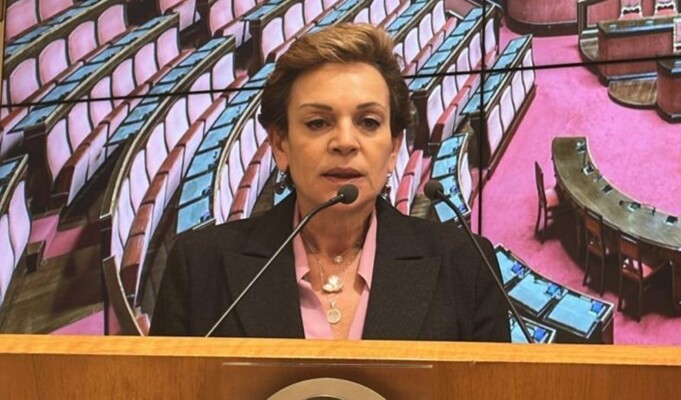 السفيرة اللبنانية في إيطاليا دعت الجالية لاجتماع طارئ لتأمين احتياجات النازحين بمراكز الإيواء