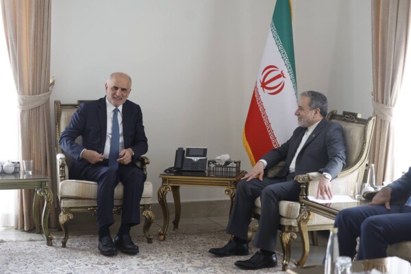 علي حسن خليل عقد سلسلة لقاءات في ايران مع لاريجاني وقاليباف وعراقجي